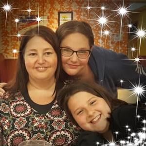 Meet your Posher, Crystal